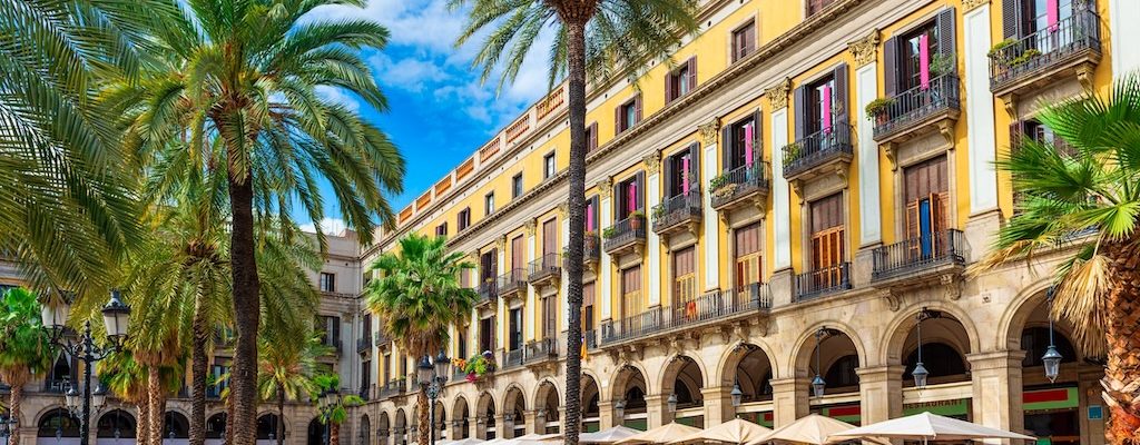 Plaza,Real,(royal,Square),,In,Barcelona,,Catalonia,,Spain.,Architecture,And Plaza Real (Royal Square), in Barcelona, Catalonia, Spain. Architecture and landmark of Barcelona. Cozy cityscape of Barcelona